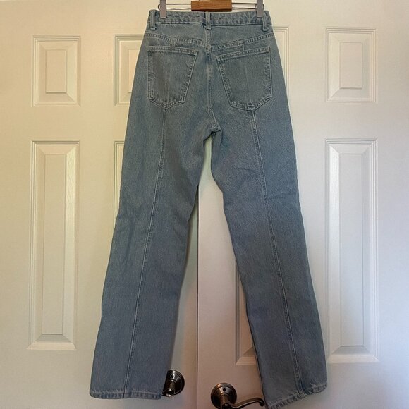 Zara High Rise Mom Straight Leg Jeans w/ Seam Detail – Size 2 – NWT - Picture 4 of 5